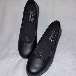 LAST CHANCE- BEFORE DONATING New Vixen Steel Toe ballet flats size 7